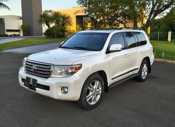 TOYOTA LAND CRUISER 4.5 V8 TURBO DIESEL AUTOMÁTICO TOYOTA LAND CRUISER 4.5 V8 TURBO DIESEL AUTOMÁTICO